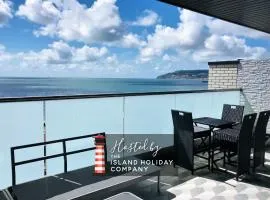 Colonels House-Stylish Seafront Townhouse overlooking Sandown Bay