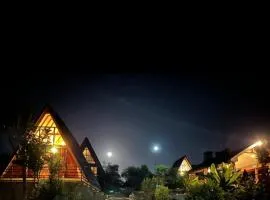 Topi Cottages