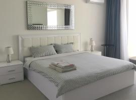 Stylish Riverside Apartments in Riviera Complex, hotel en Mykolaiv