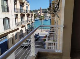 Il-Girna- Modern Seaside Accommodation, apartman u gradu Marsaskala