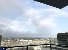 M-city shopping center Apartment - Executive Twin King Ensuites - Fully equipped - Free Parking, fast Wifi, smart TV, Netflix, complementary drinks & amenities - Clayton 3168