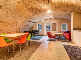 Beautiful canal apartment in Utrecht for 4 persons, chalupa v destinaci Utrecht