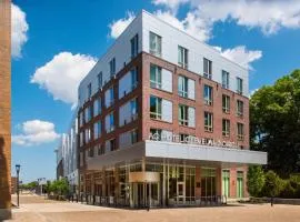 AC Hotel by Marriott Boston Cleveland Circle