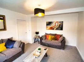 Spacious 3 Bed House - Newly Refurbished