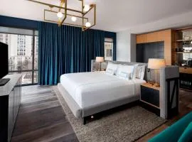 The Oaklander Hotel, Autograph Collection