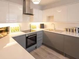 Stylish 1 Bed Apartment in Town Centre