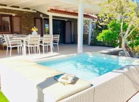 Villetta con piscina e ampio giardino