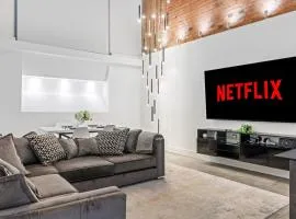 Luxury 2-Bed Apartment with Parking & Terrace