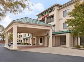 Courtyard by Marriott Topeka