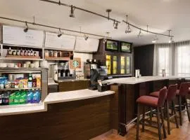 Courtyard by Marriott Topeka