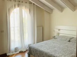 Garda Girasole trilocale a due passi dal lago con posto auto privato
