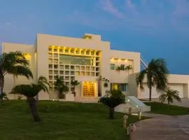 Villa Punta Sam - Beachfront Luxury Villa