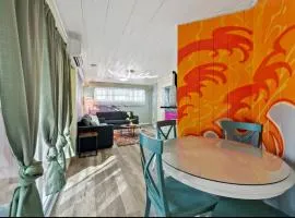 Modern Bright Escape Mins Beach, Pool, Hot Tub