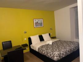 Le Terminus Laroche Migennes Gare, hotel v destinaci Migennes