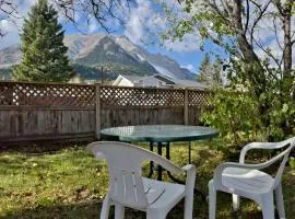 Hillcrest Hideaway: Spacious Mountain View Oasis