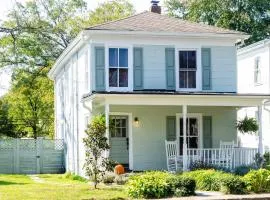 Cozy Gordonsville Cottage on Main Street