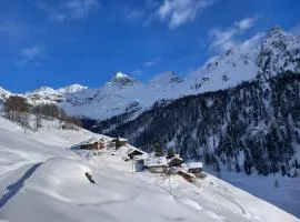 L' Aroula Rooms & Restaurant