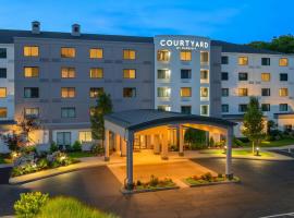 Courtyard by Marriott Providence Lincoln，林肯的有熱水按摩池的飯店