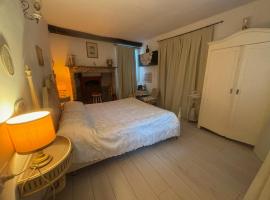 Ca' Pelitti Camera con camino, hotel v destinaci Ganna