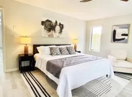 Lux Seaside Retreat Steps to Beach