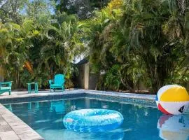 Heated Pool 5Mins to Beach 4Bed-2Bath King Bed