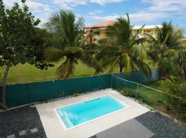 Spacious and Modern Beach House With Pool, hotel v destinaci Carrizales