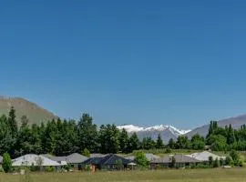 Mountain Majesty - Wanaka Holiday Home