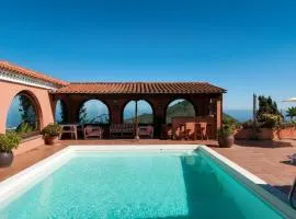 Mansion Bandama by VillaGranCanaria