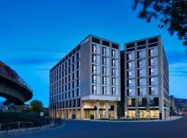 Courtyard by Marriott London City Airport、にあるロンドン・シティ空港 - LCYの周辺ホテル