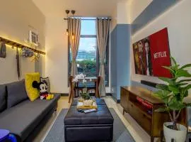 Vintage Mickey Disney Stay in BGC -200mbps wifi