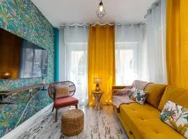 Elegant Bungalow with Jacuzzi Villa Loi Charls in Torrevieja