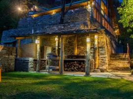 ELIVAAS 1 BHK Premium Cottage with Sauna - Everly, hotel v destinaci Šimla
