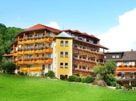 Hotel Sonnenblick, hotel with pools in Schwabthal