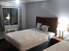 Hotel King Bed Hotel Room 214 Wi-Fi