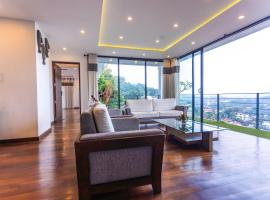 Kandy में Liselma Residence, स्विमिंग पूल वाला होटल