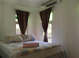 Sri Kilim Resthouse and Homestay Langkawi, holiday home in Kilim