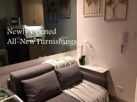 Velvet Room near MOA with a Cozy, Comfy Bed