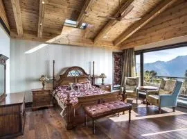 A majestic and luxurious villa overlooking the Ganges