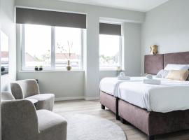 Relaxing Private Suite w Bathroom & Wi-Fi, Hotel in Raamsdonksveer