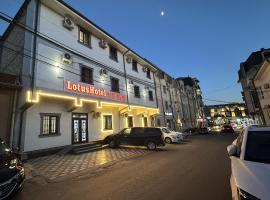 Lotus Hotel, hotel v destinaci Yakkasaray