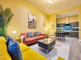 Large Central Station 2 Bed Apartment A2