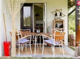 Romantic Island Cottage In Cosy Style Near Beach
