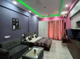 Classic Crown studio
