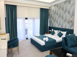 Ketrin Hotel Restaurant, hotel v destinaci Ayntʼapʼ
