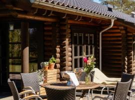 Authentic Log House Amid Evergreens In Vendsyssel, hotel v destinaci Fjerritslev