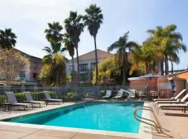 Courtyard by Marriott Oakland Airport