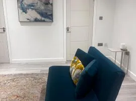 Devonshrie - Stunning Private Bedroom with Bathroom