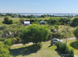 CASA QUINTA CON ESPECTACULAR VISTA Al RÍO、General Alvearのホテル