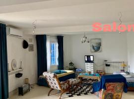 Maison les jasmins bleus, hotel i Larhat