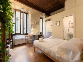 Via Benedetta, 13 - Florence Charming Apartments - Florentine Gem Steps from Station - Prime Spot!